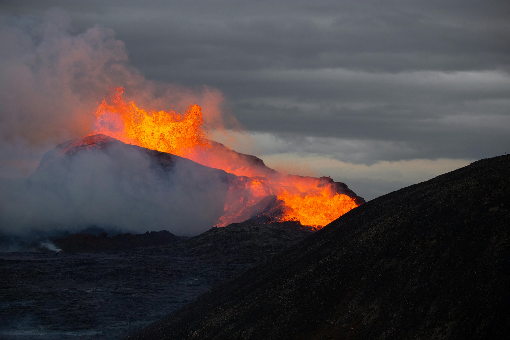 Yellowstone Volcano: Eruption Risks and 2025 Geological Insights